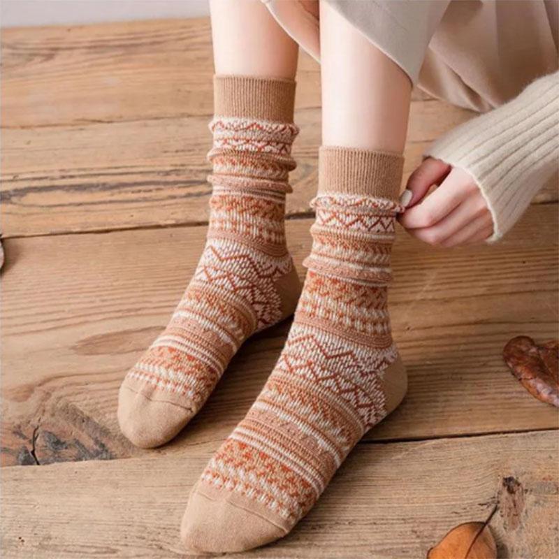 Coffee Color Socks 4 Pairs of Autumn and Winter Women's Mid-tube Thickened Warm Solid Color Retro Pile Socks High Tube Stockings