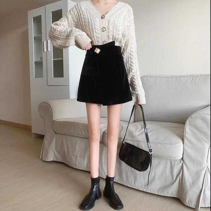 Autumn and Winter Gold Velvet Skirt Loose Wild Trend Wide-leg Ins Harajuku Style Short Fashion Trend Black Culottes