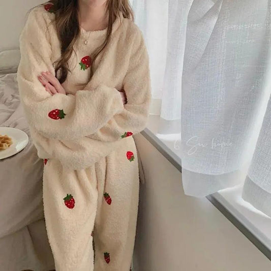 Women's Autumn Winter Coral Fleece Pajamas Set Cute Strawberry Printing Plus Velvet Thickening Loose Casual Homewear Suit Long Sleeves Soft Loungewear