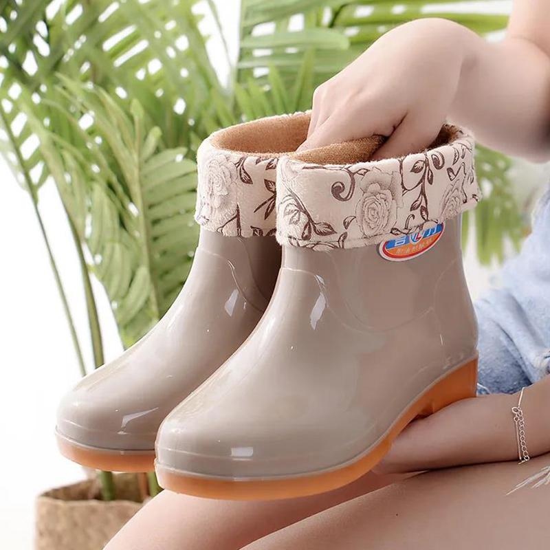 Rain Boots Ladies Mid-tube Plus Velvet Warmth and Non-slip Water Shoes High-tube Rubber Shoes Plus Cotton Thick Water Boots Overshoes