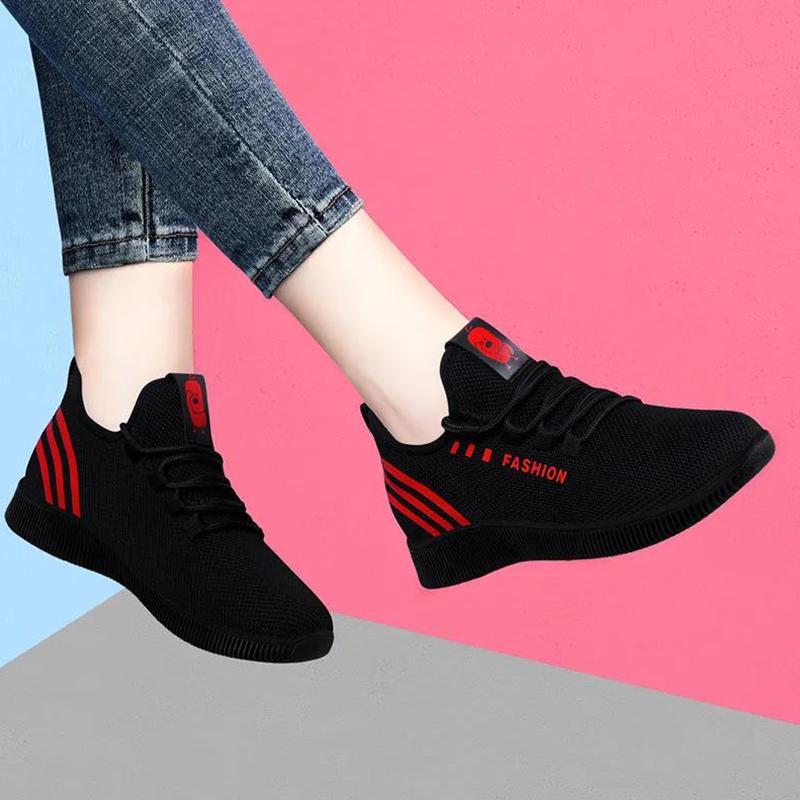 Old Beijing Cloth Shoes Women's Walking Shoes Soft Bottom Non-slip Mother Sports Shoes Breathable Fashion Casual Net Shoes