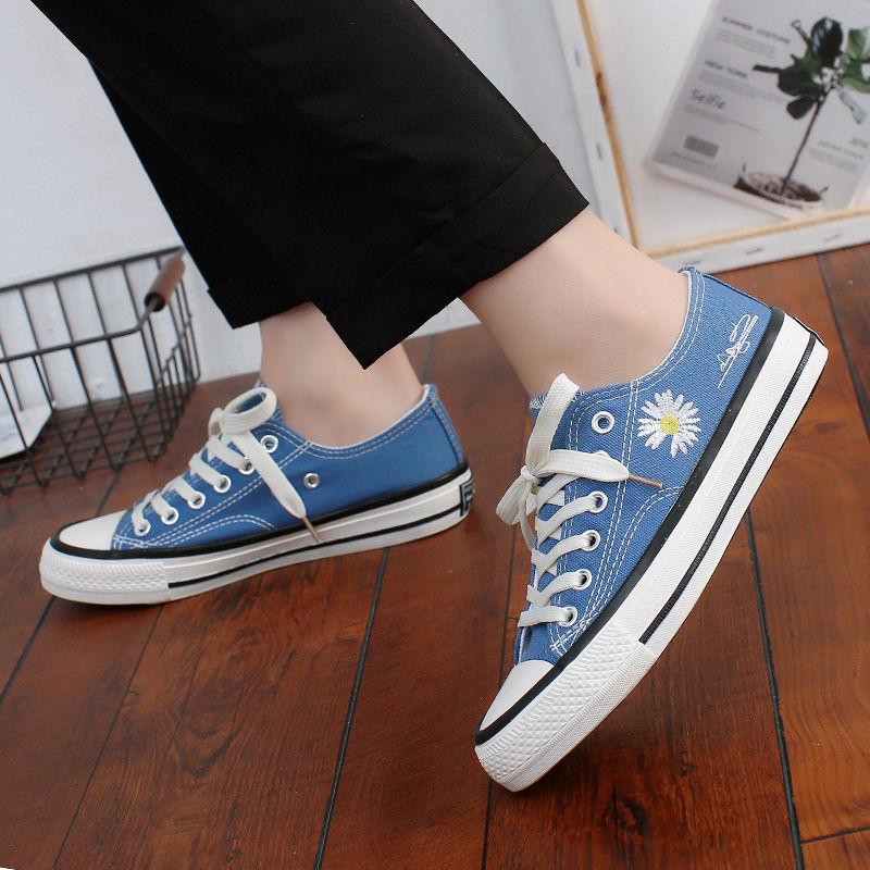 Little daisy canvas men's shoes board shoes couple cloth shoes Korean version of the trend of wild casual tide shoes