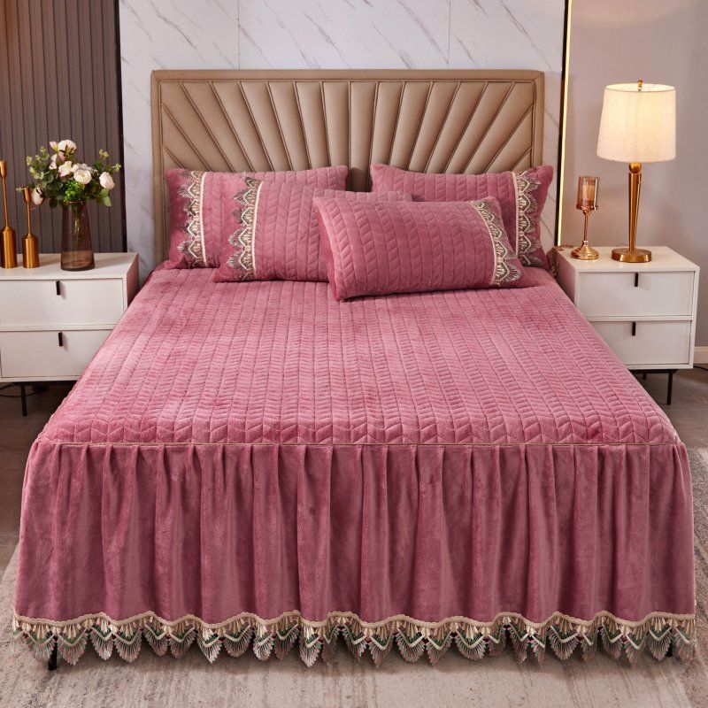 Anti-skid Warm bed skirt Thickened Winter Bedding Skirt Crystal Velvet Bed Skirt Pillowcases Three-piece Set