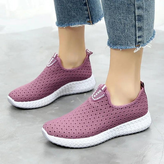 Women's Slip on Flat Shoes Non-slip Soft Bottom Breathable Mesh Knitted Sneakers Casual Sports Shoes Spring and Autumn Outdoor Walking Shoes