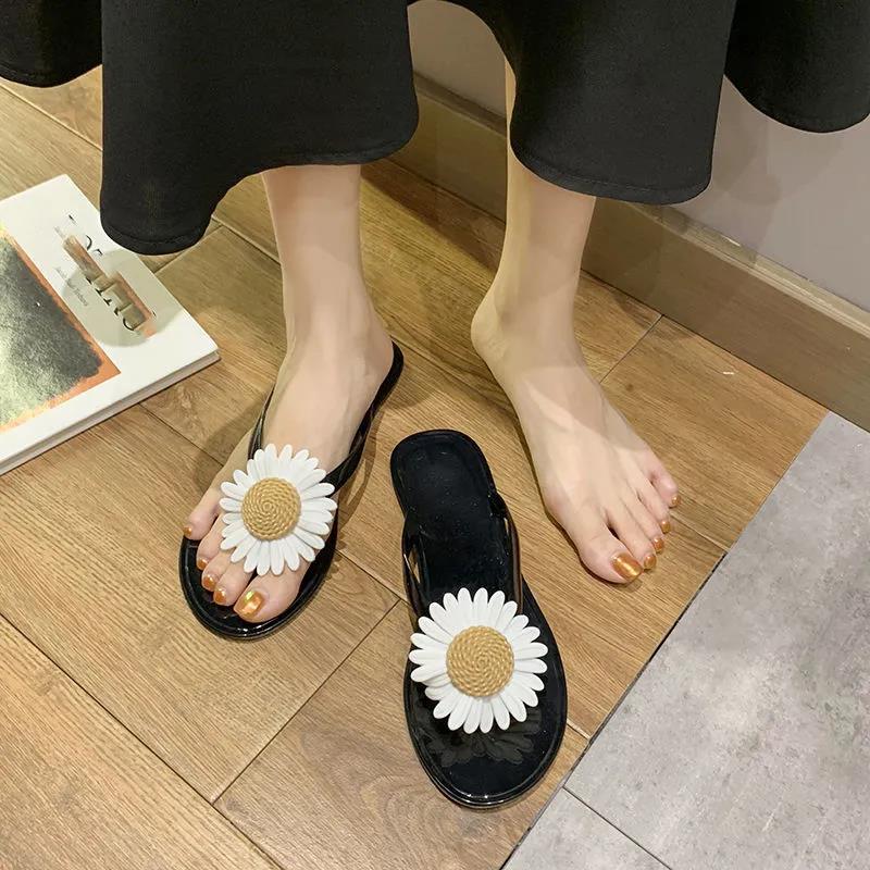 Flip-flops Women Wear Small Daisies In Summer All-match Ladies Flat-bottom Beach Sandals and Slippers Casual Sandals for Bathing At Home