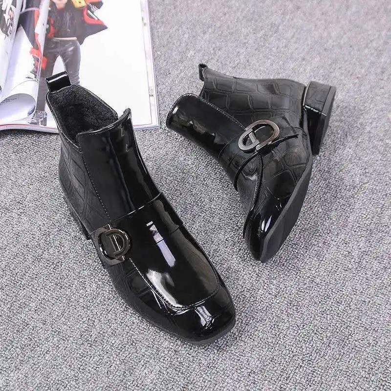 Autumn and Winter Women's Fashion Boots Flat Square Toe and Velvet Warm Martin Boots Korean Style Thick Heel Shoes