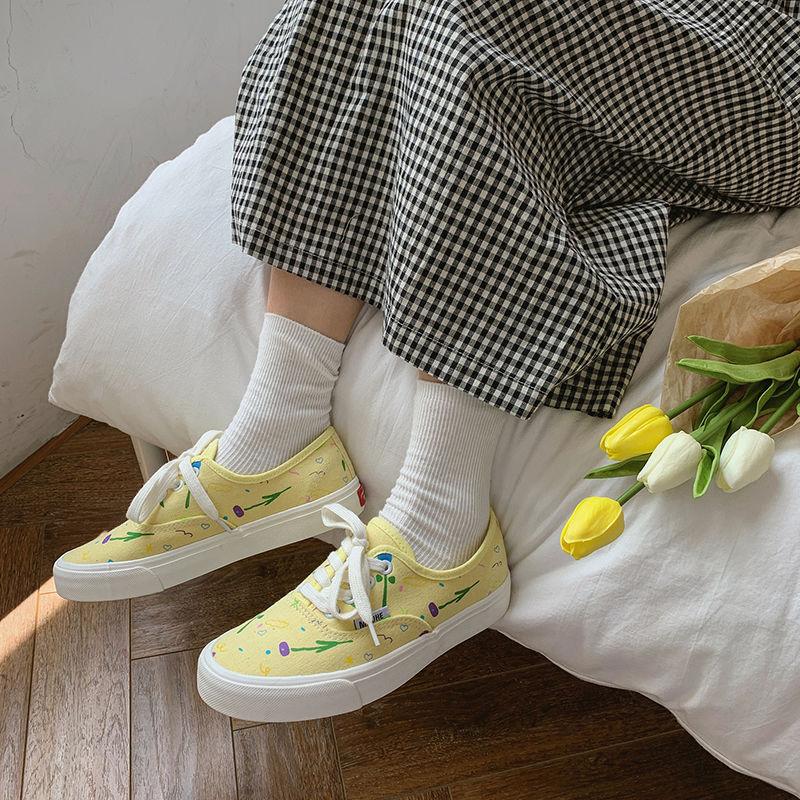 Graffiti Canvas Shoes Female Students All-match Board Shoes Korean Retro Hong Kong-flavored Shoes White Shoes