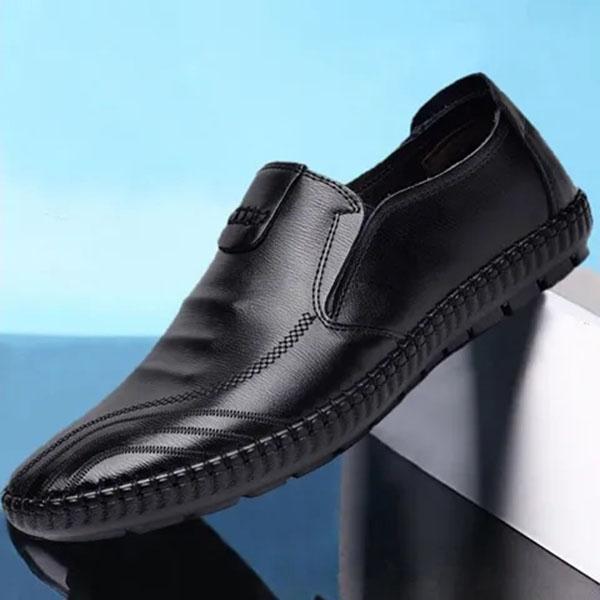 Men's Spring Shoes Breathable Business Moccasins Leather Shoes British Trend Lazy Slip on Loafers Work Shoes Driving Dad Shoes