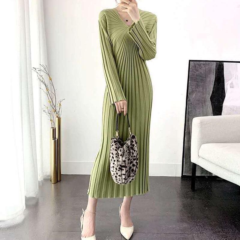 Autumn and Winter Long Knitted Dress Slim Fashion V-neck Sweater Dress Solid Color Women's Pleated Dress