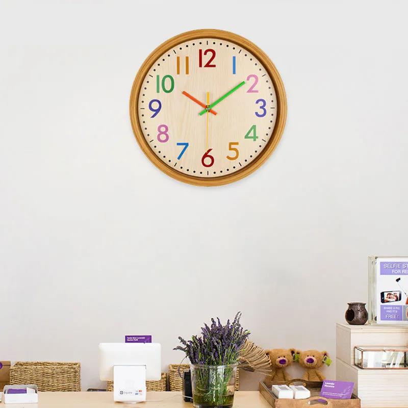 Living Room Silent Wall Clock Fashion Creative Home Wall-mounted Electronic Quartz Clock Modern Minimalist Atmosphere Free Punch Clock