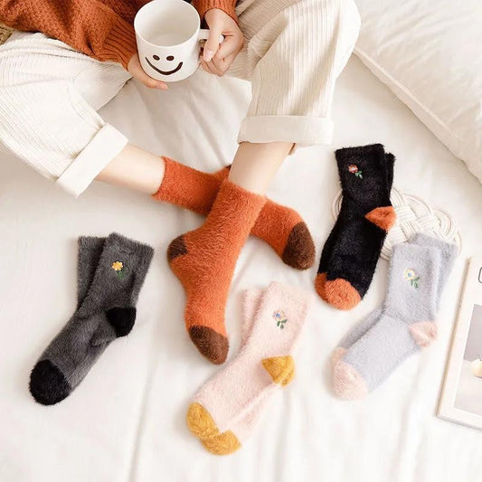 4 Pairs Winter Plus Velvet Thickened Mink Velvet Socks Women's Embroidery Small Flower Stockings Solid Color Floor Socks Warm Sleep Socks