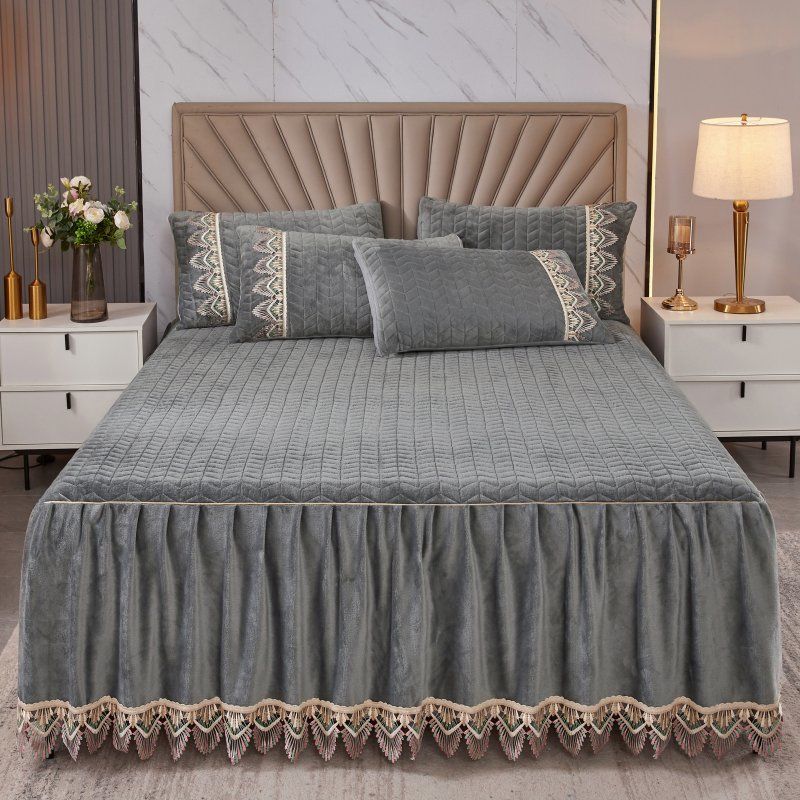 Anti-skid Warm bed skirt Thickened Winter Bedding Skirt Crystal Velvet Bed Skirt Pillowcases Three-piece Set