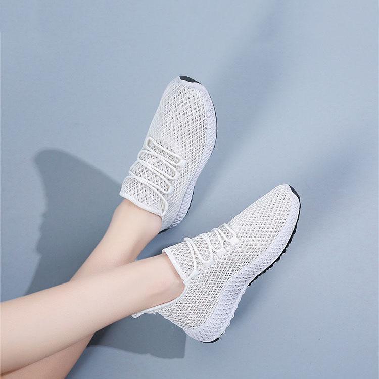 Women's Spring and Summer Walking Shoes Soft Sole Non-slip Breathable Sports Shoes Large Size Casual Flat Sneakers