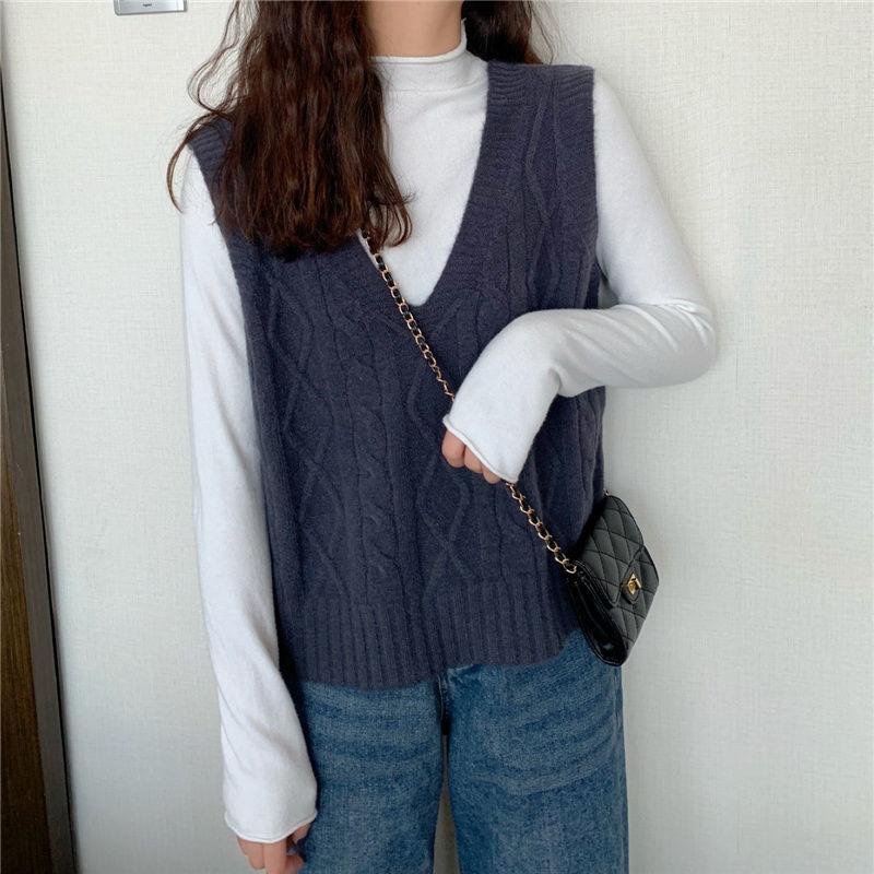 2021 Women Solid Loose Knitted Vest Sweater Girls V Neck Sleeveless Thick Vintage Sweater Female Waistcoat Chic Tops