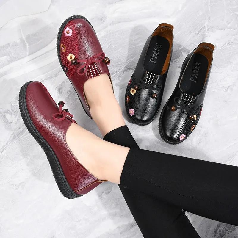 Ladies Soft-soled Embroidered Shoes Spring/autumn Leather Shoes Non-slip Wear-resistant Middle-aged and Elderly Mother Shoes Old Beijing Cloth Shoes