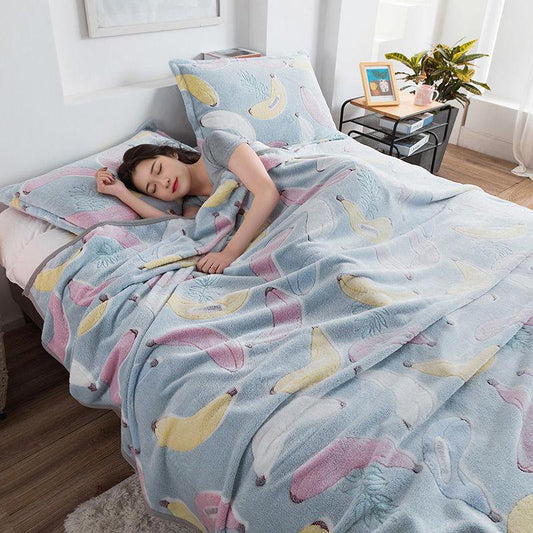 Flannel Blanket Solid Soft Living Room Bedroom Air Conditioning Bed Blanket Sofa Bed Sleeping Blanket Multifunctional Four Seasons Cover Blanket Quilt