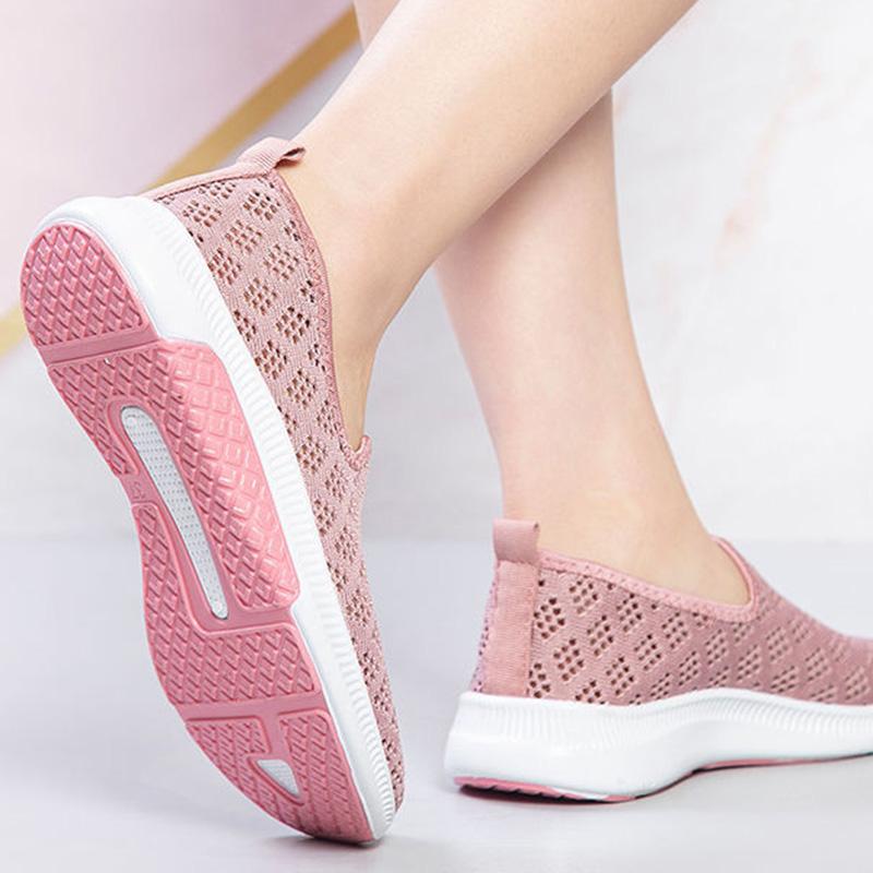 Summer Old Beijing Cloth Shoes Women's Mesh Breathable Casual Shoes Soft Bottom Non-slip Mesh Shoes Flat Bottom One Pedal Mother Shoes