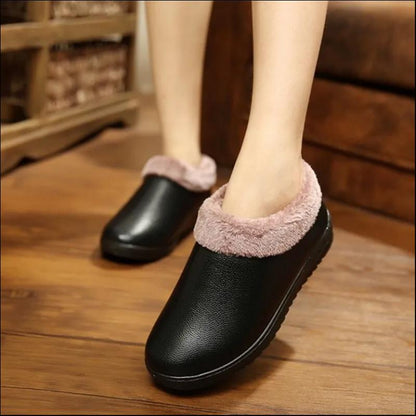 Cloth Shoes Plus Velvet Warm Women's Cotton Shoes Winter Sports Shoes Mother Shoes Leather Surface Thickened Pedal