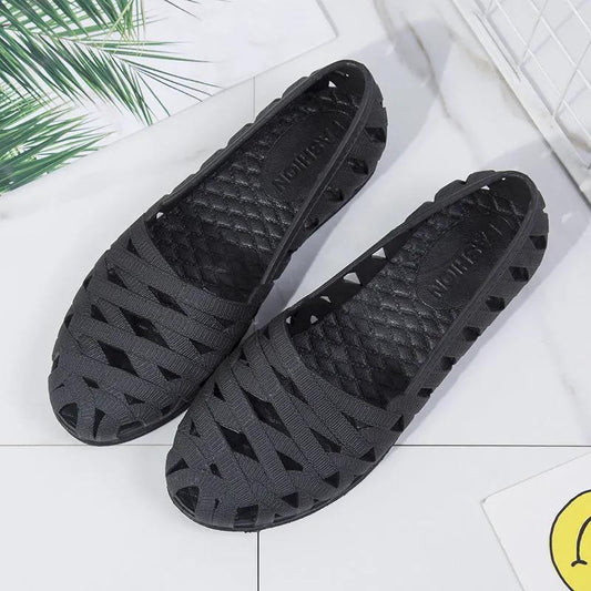 Nurse Shoes Summer Women's White Plastic Sandals Soft Sole Mother's Shoes Hole Beach Shoes Women