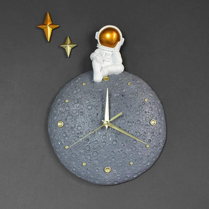 Astronaut Wall Clock Mute Light Luxury Living Room Home Fashion Clock Bedroom Background Wall Decoration Creative Personality Clock