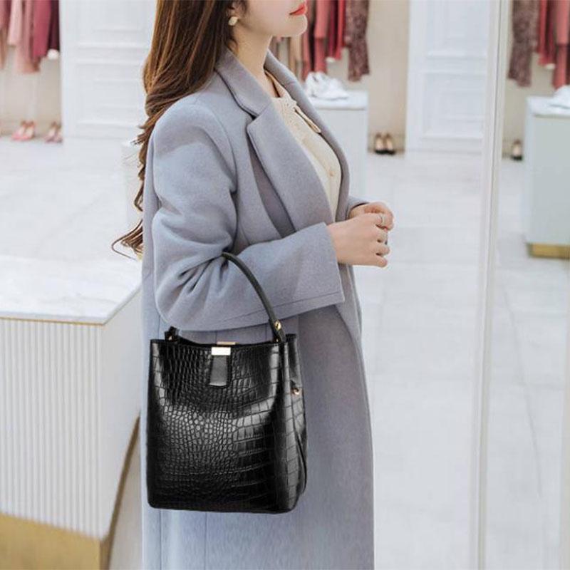 Crossbody Bag Women Crocodile Pattern Leather Anti-theft Zipper Large Capacity Bucket Shoulder Bag