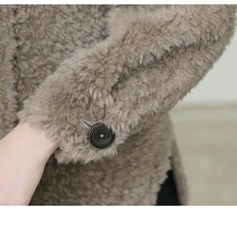 Sheep Sheared Fur Coat Women's Short Grained Fleece and Lamb Fur Coat