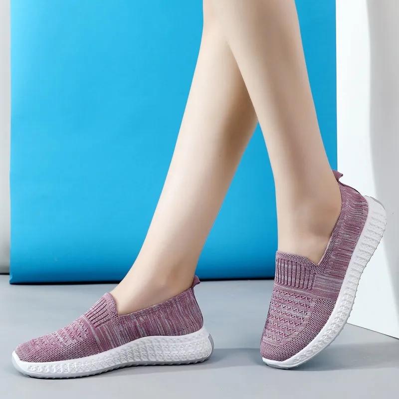 Women's Slip on Flat Shoes Non-slip Soft Bottom Breathable Mesh Knitted Sneakers Casual Sports Shoes Spring and Autumn Outdoor Walking Shoes