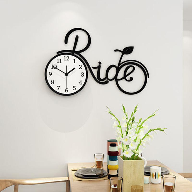 Nordic Wall Hanging Free Punching Creative Wall Clock Modern Minimalist Living Room Clock Personality Fashionable Home Clock