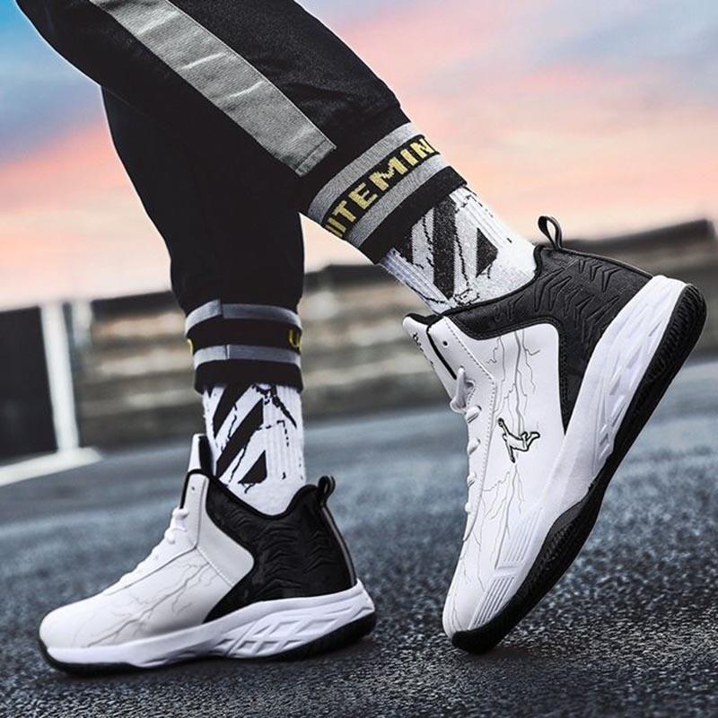 Plus Size 36-48 Men Mesh Sneakers Women Shockproof Breathable Deodorant Running Basketball Shoes Boys Non-slip Wear-resistant Skate Shoes