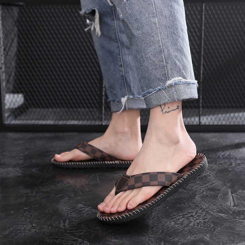 Size40-44 Summer Men Sandals Comfortable Non-slip Lightweight Beach Slippers Casual Outdoor Cross Slippers Alphabet Drag Flip Flops