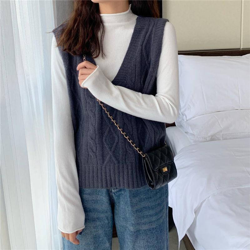 2021 Women Solid Loose Knitted Vest Sweater Girls V Neck Sleeveless Thick Vintage Sweater Female Waistcoat Chic Tops