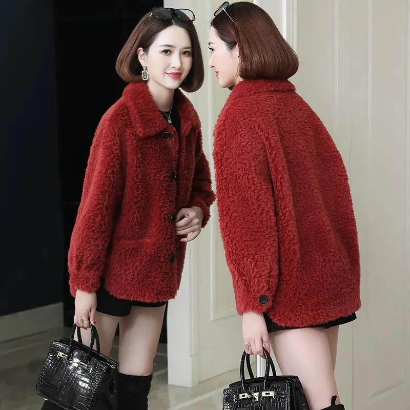 Sheep Sheared Fur Coat Women's Short Grained Fleece and Lamb Fur Coat