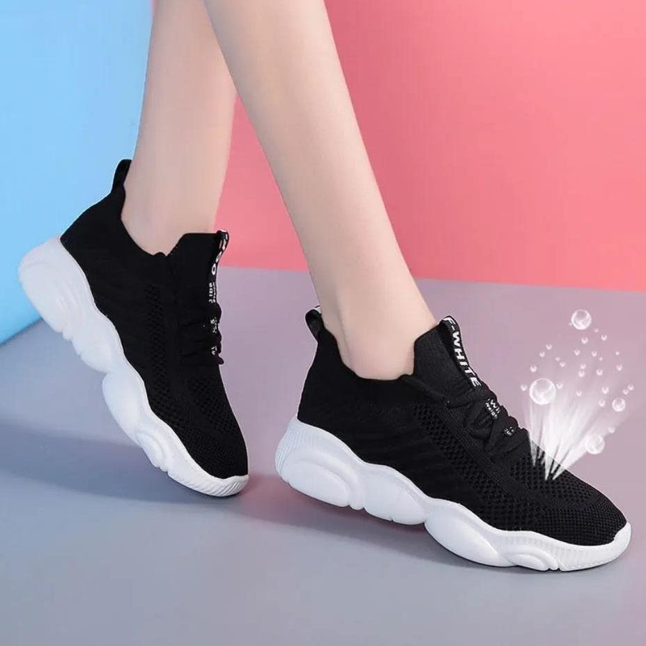 Women's Spring and Summer Walking Running Sports Shoes Soft Sole Non-slip Breathable Shoes Large Size Casual Flat Sneakers