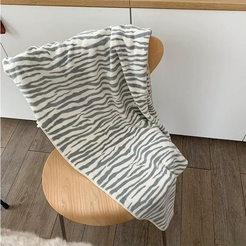 Zebra Pattern Bath Towel Women Can Wear and Wrap Bathrobes High-quality Cotton Absorbent Bath Towels Cute Women