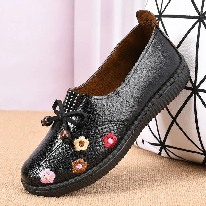 Ladies Soft-soled Embroidered Shoes Spring/autumn Leather Shoes Non-slip Wear-resistant Middle-aged and Elderly Mother Shoes Old Beijing Cloth Shoes