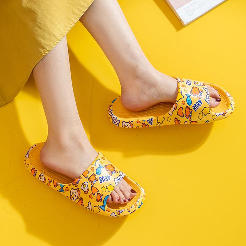 Cute Cartoon Slippers Women 3cm Sole Soft and Comfortable Outdoor Beach Slippers Bathroom Non-slip Slippers Chick Print Slippers