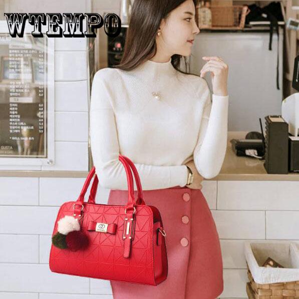 Women's Handbag Fashion Large Capacity Women Shoulder Bag with Hairball Ornaments