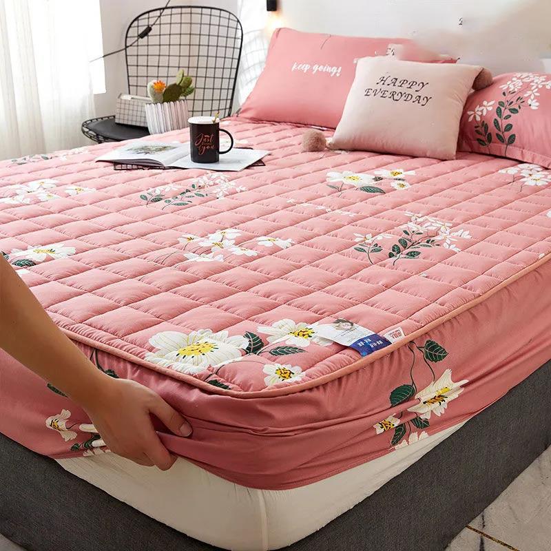 Waterproof Quilted Mattress Cover One-piece Elastic Breathable Bedspread Cover Mattress Protection Cover Non-slip Dust Cover