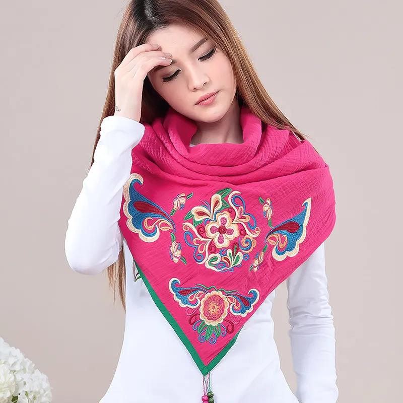 Women's Cotton Linen Ethnic Scarf Embroidered Flower Scarf All Match Shawl Retro Triangle Scarf Exquisite Embroidery Scarves Wrap Shawl Neckerchief