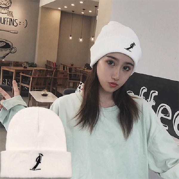 Winter Warm hat Thick hat Fashion Woman hat Plush Cotton hat Trendy wild hat Windproof hat