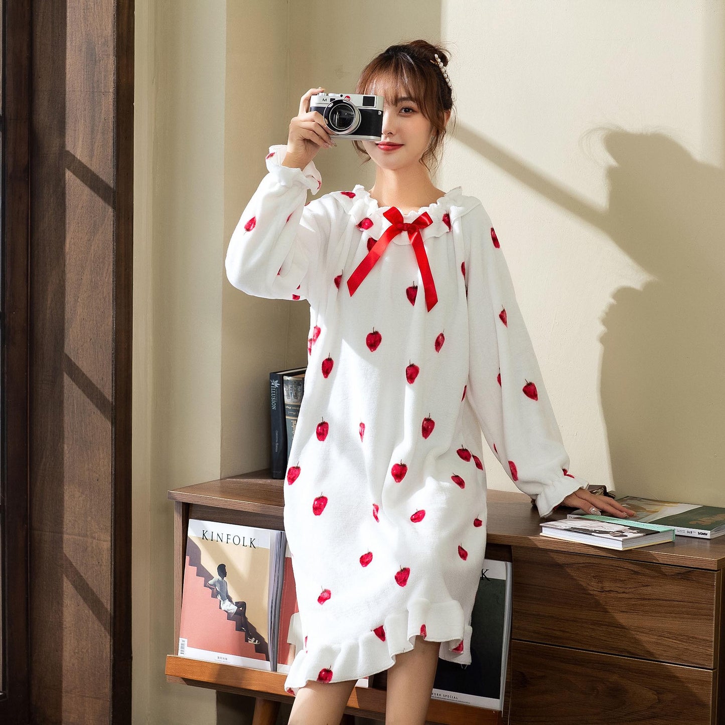 Princess Style Pajamas Women Winter Coral Velvet Soft and Warm Cute Sweet Girl Plus Velvet Loose Autumn and Winter Long-sleeved Flannel Nightdress