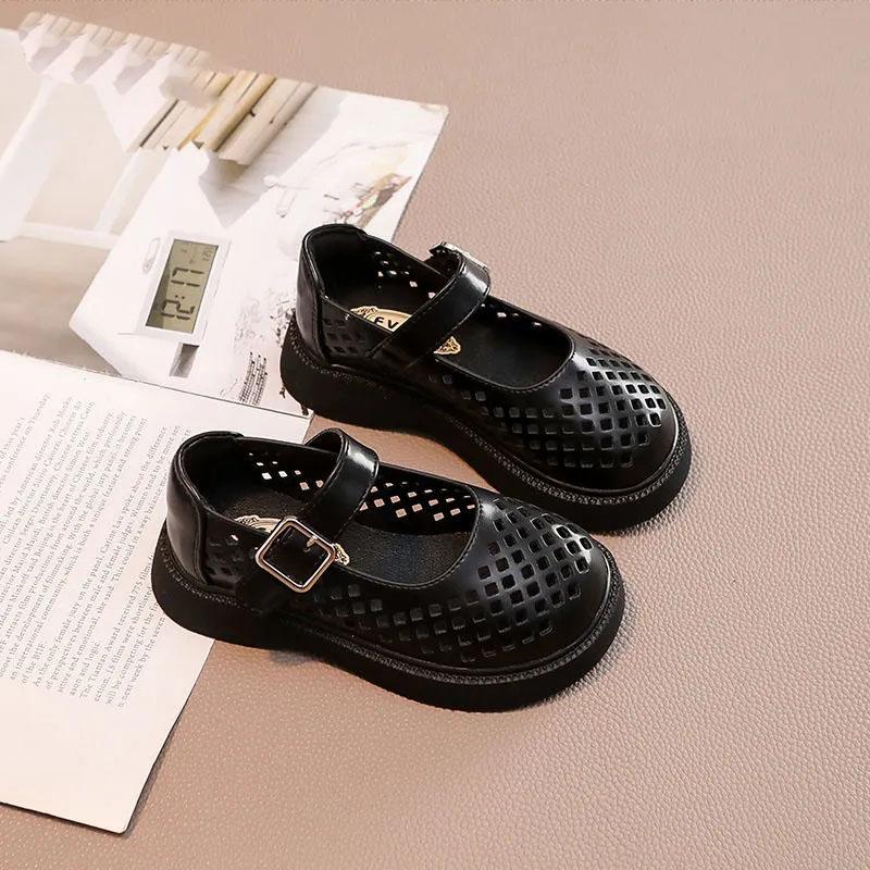 Girls Soft Bottom Hollow Sandals Leisure Leather Shoes Spring and Autumn Princess Shoes Performance Shoes Dance Shoes