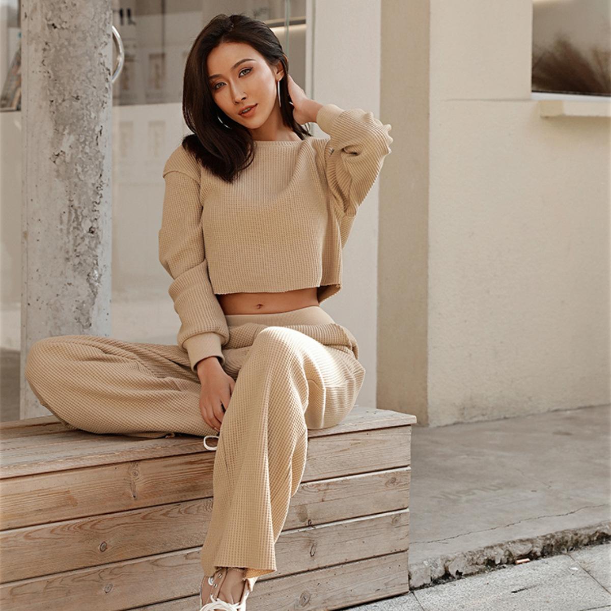 2PCS Ladies Short Long Sleeve Loose Navel Show Sweater + Casual Fitness Wide Leg Pants Two-piece Running Top Autumn and Winter Casual Sweater Suit