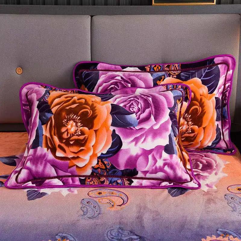 Pair of Flannel Pillowcases Plus Velvet Thick Warm Pillowcases Retro Print Double Bedroom Pillowcases