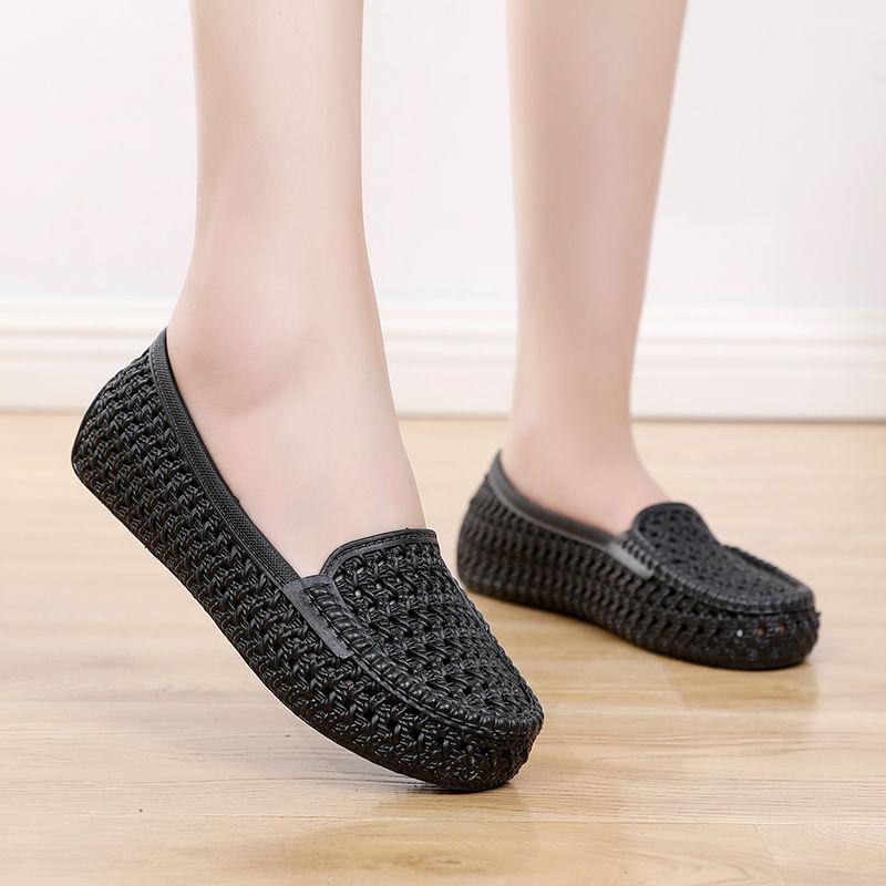 Summer Sandals Female Hollow Baotou Flat Non-slip Nurse Shoes Female Soft Sole Casual Solid Color Breathable Mother Hole Shoes