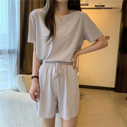 2PCS Women's Summer Ice Silk Cool Short-sleeved Pajamas Set Loose and Short Casual Two-piece T-shirt + Shorts Sports Jogging Suit Home Clothing