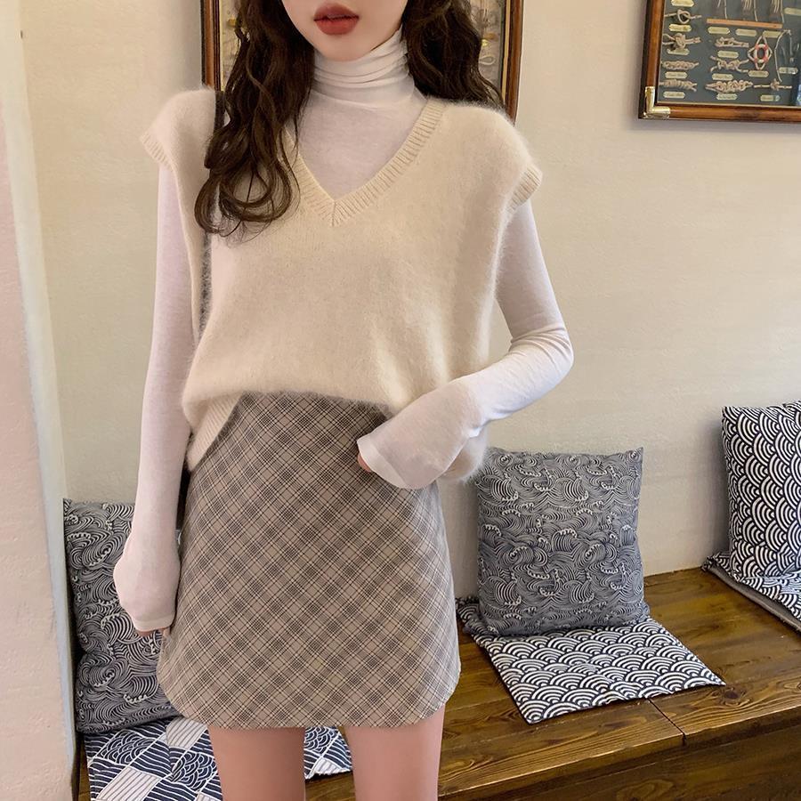 Spring and Autumn Knitted Vest Women's Retro V-neck Solid Color Waistcoat Outer Wear Sleeveless Fashion Sweater