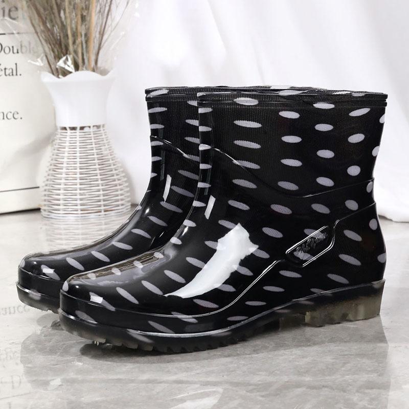 Women's Large Size Casual Rain Boots Female Waterproof Non Slip Versatile Low Heel Short Water Boots for All Seasons