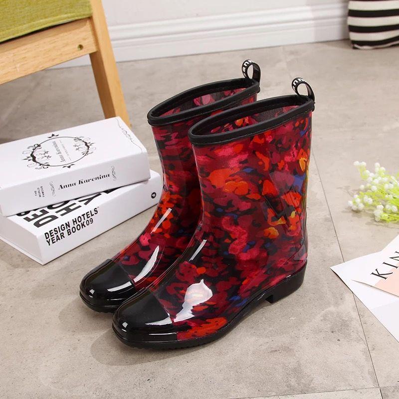 Ladies Rain Boots Brand In The Tube Fashion Four Seasons Rain Boots Adult Overshoes Work Non-slip Waterproof Rubber Shoes