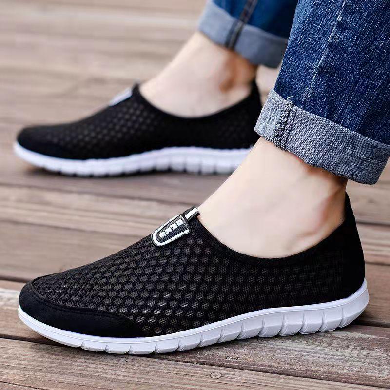 Men's Summer Breathable Hollow Sandals Dad Old Beijing Mesh Cloth Shoes Husband Leisure Sports Slip-On Mesh Shoes